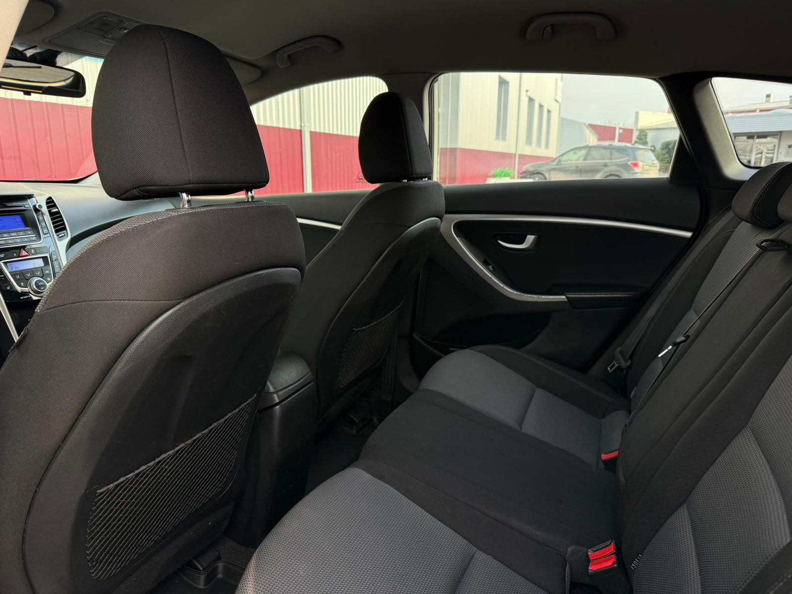 
Hyundai i30 full									
