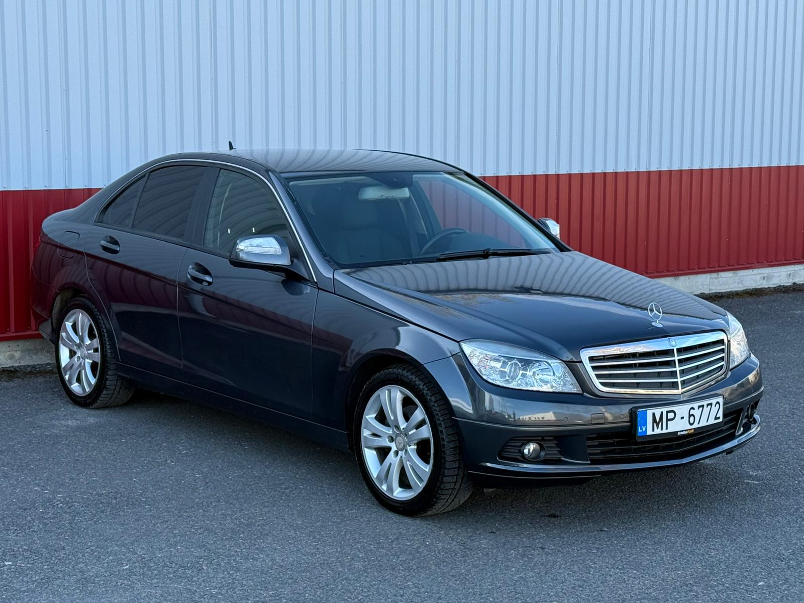 Mercedes Benz C200