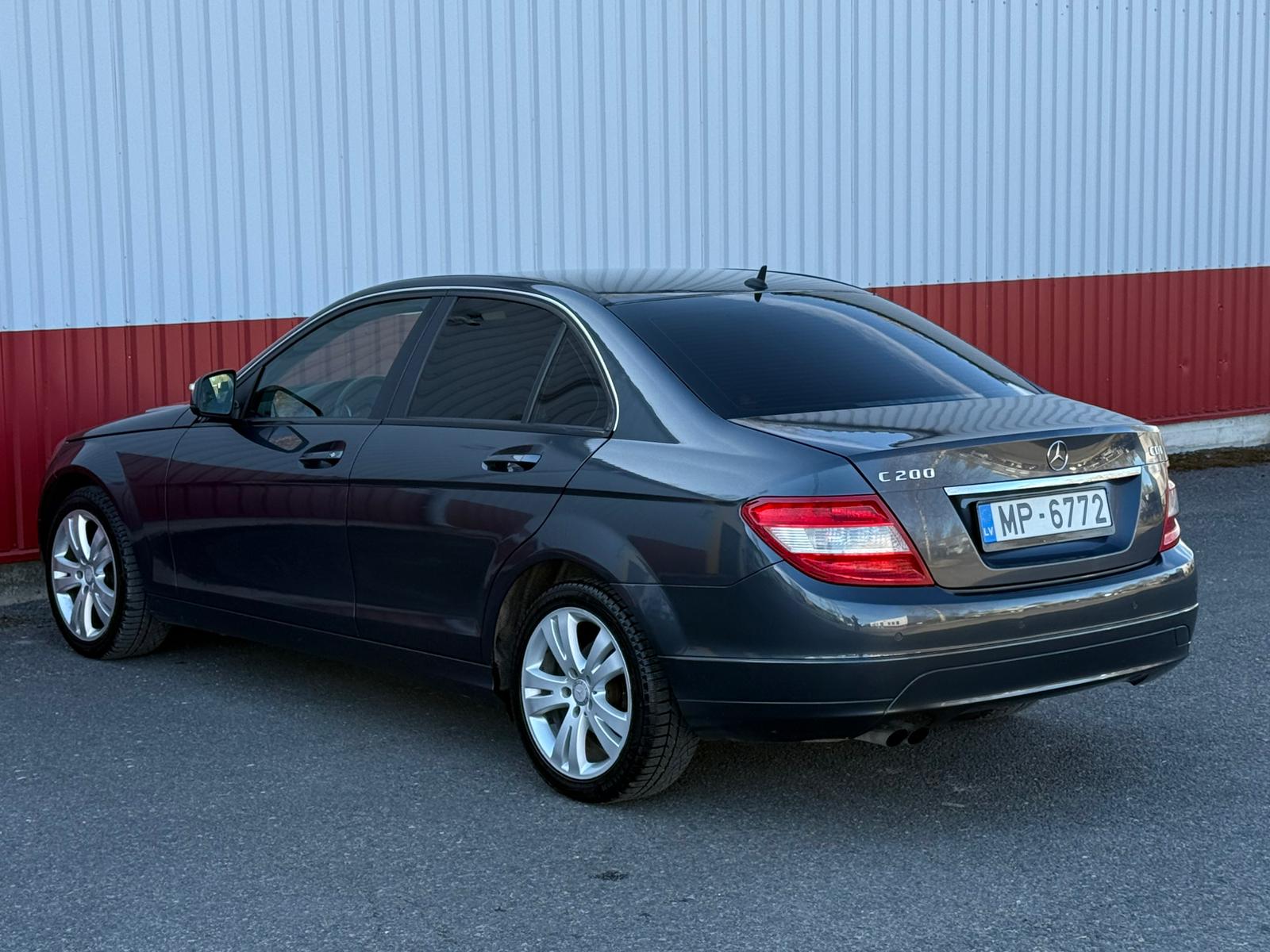 Mercedes Benz C200
