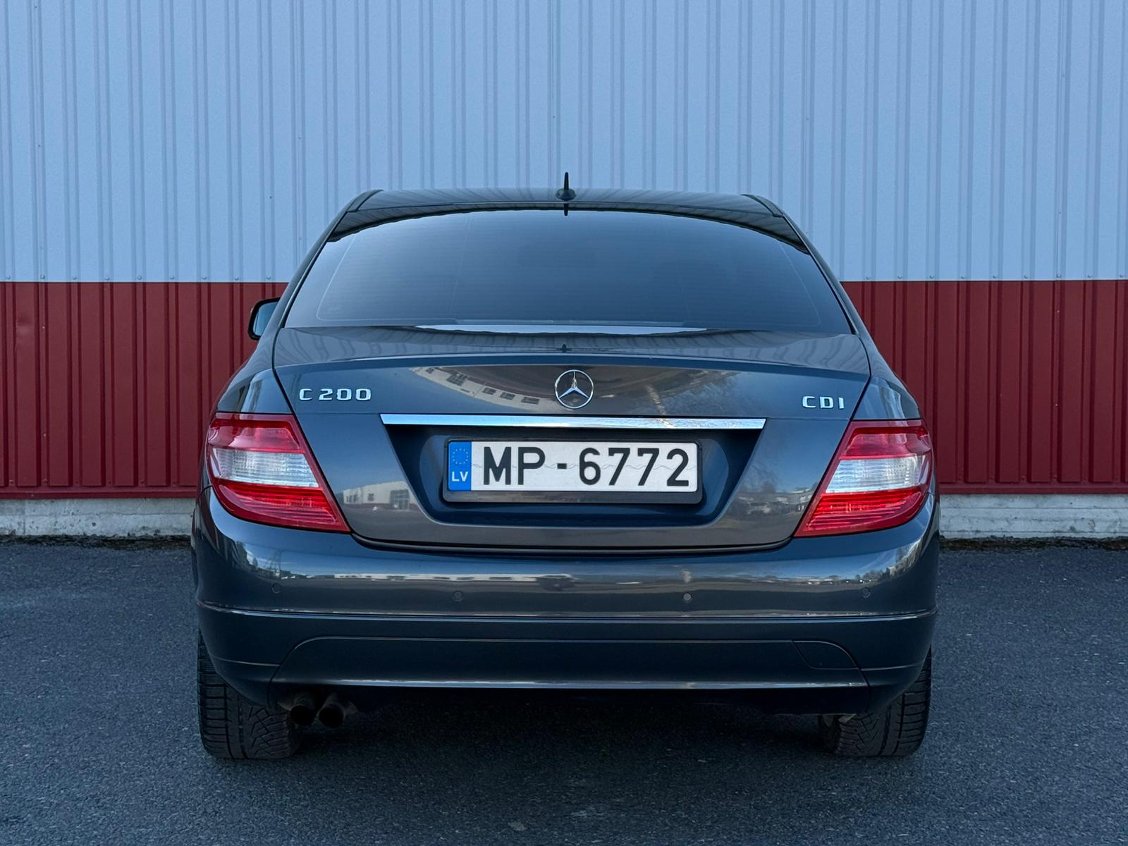 
Mercedes Benz C200 full									