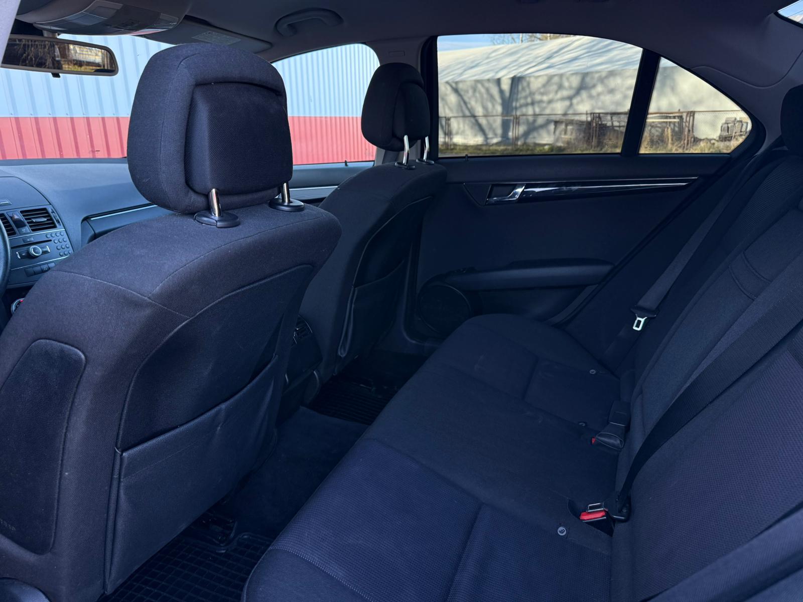 
Mercedes Benz C200 full									