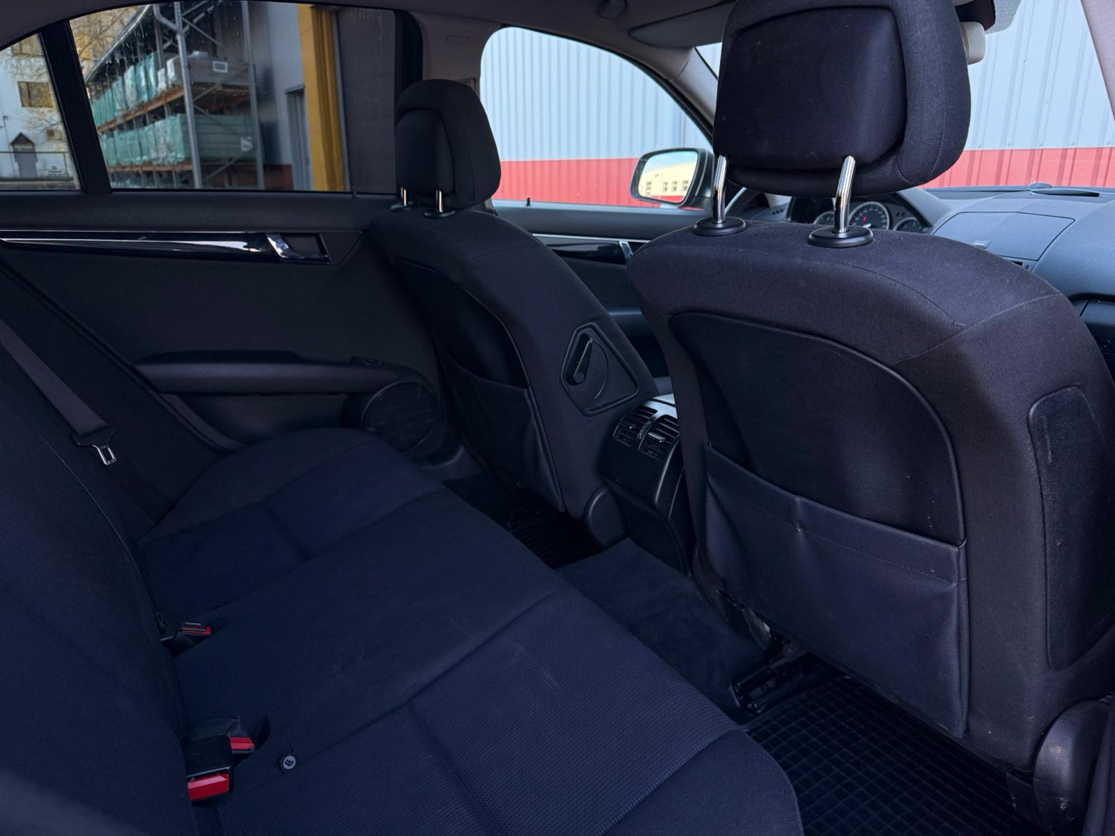 
Mercedes Benz C200 full									