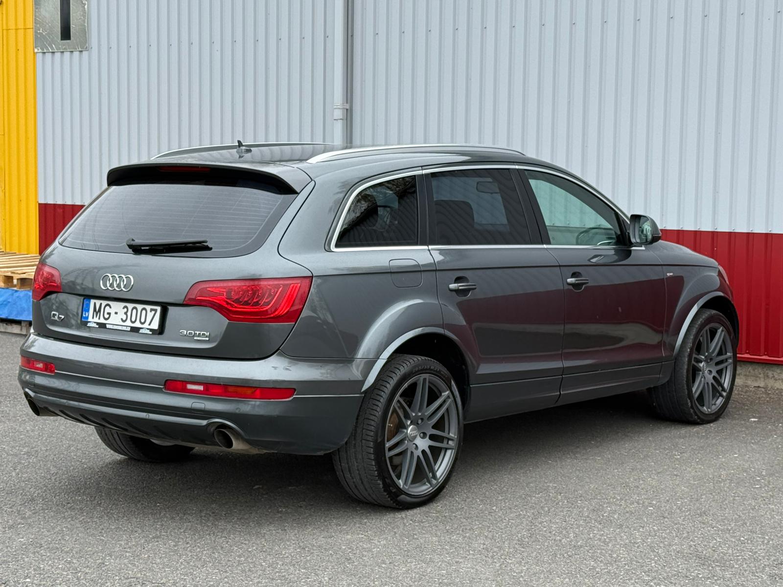 AUDI Q7