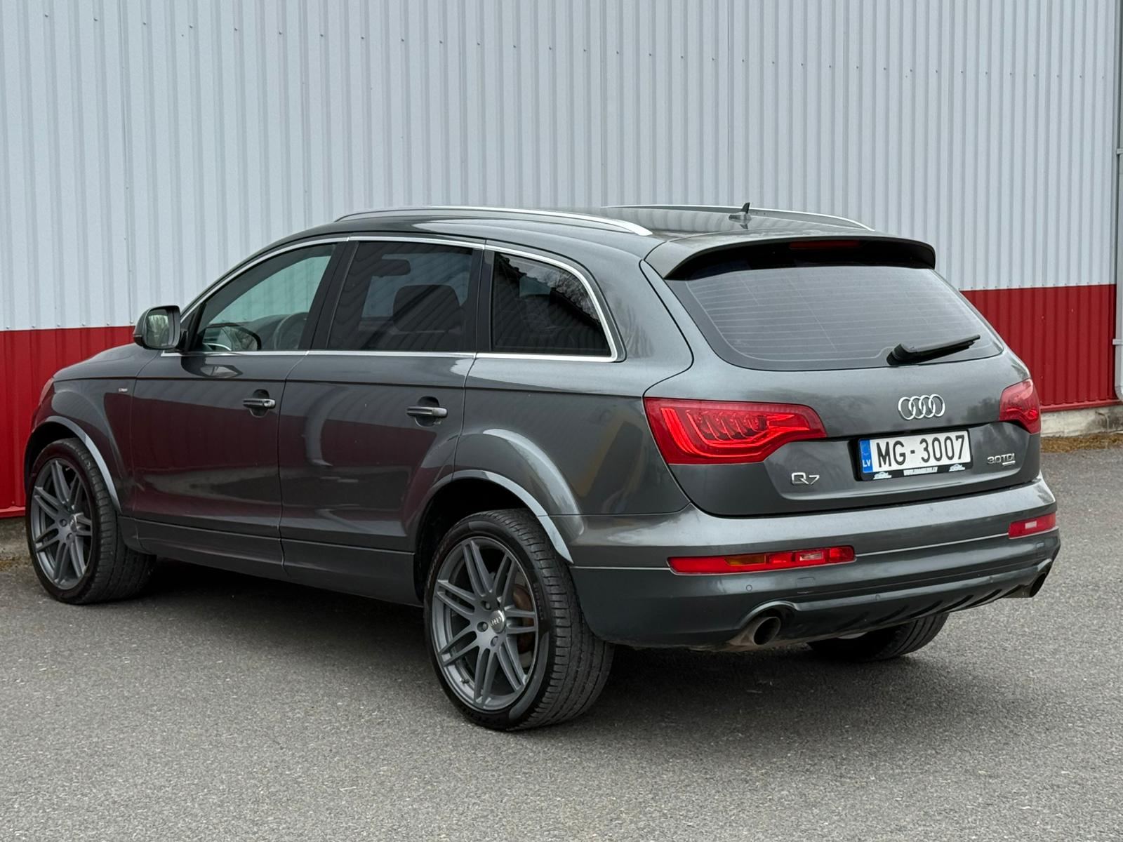 AUDI Q7