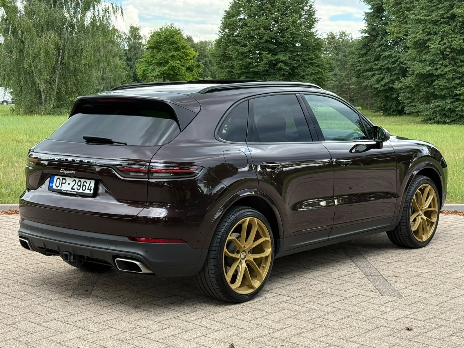 
Porsche Cayenne full									