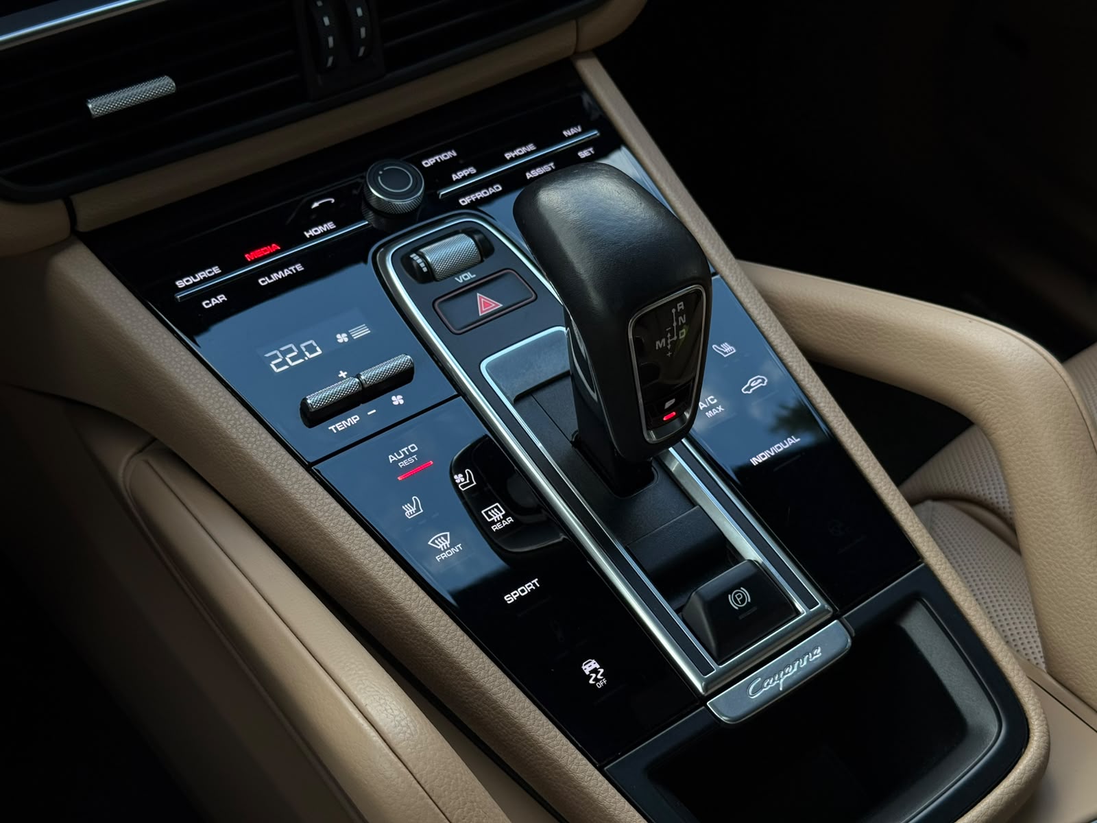 
Porsche Cayenne full									