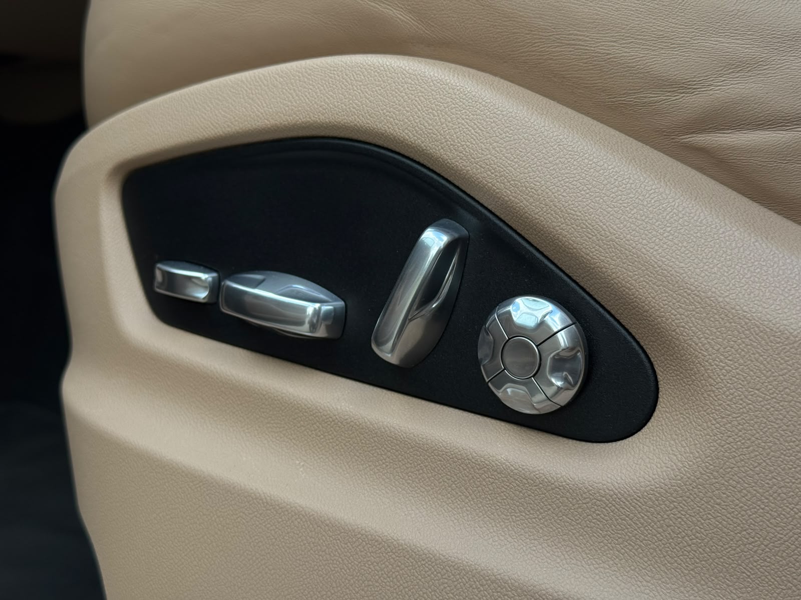 
Porsche Cayenne full									