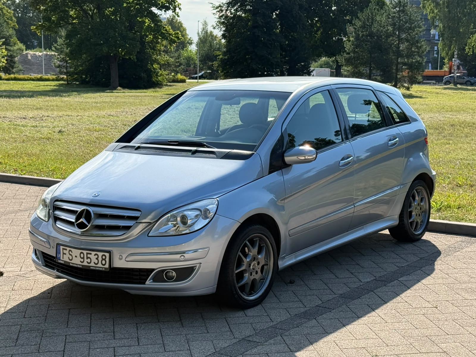 Mercedes Benz B170
