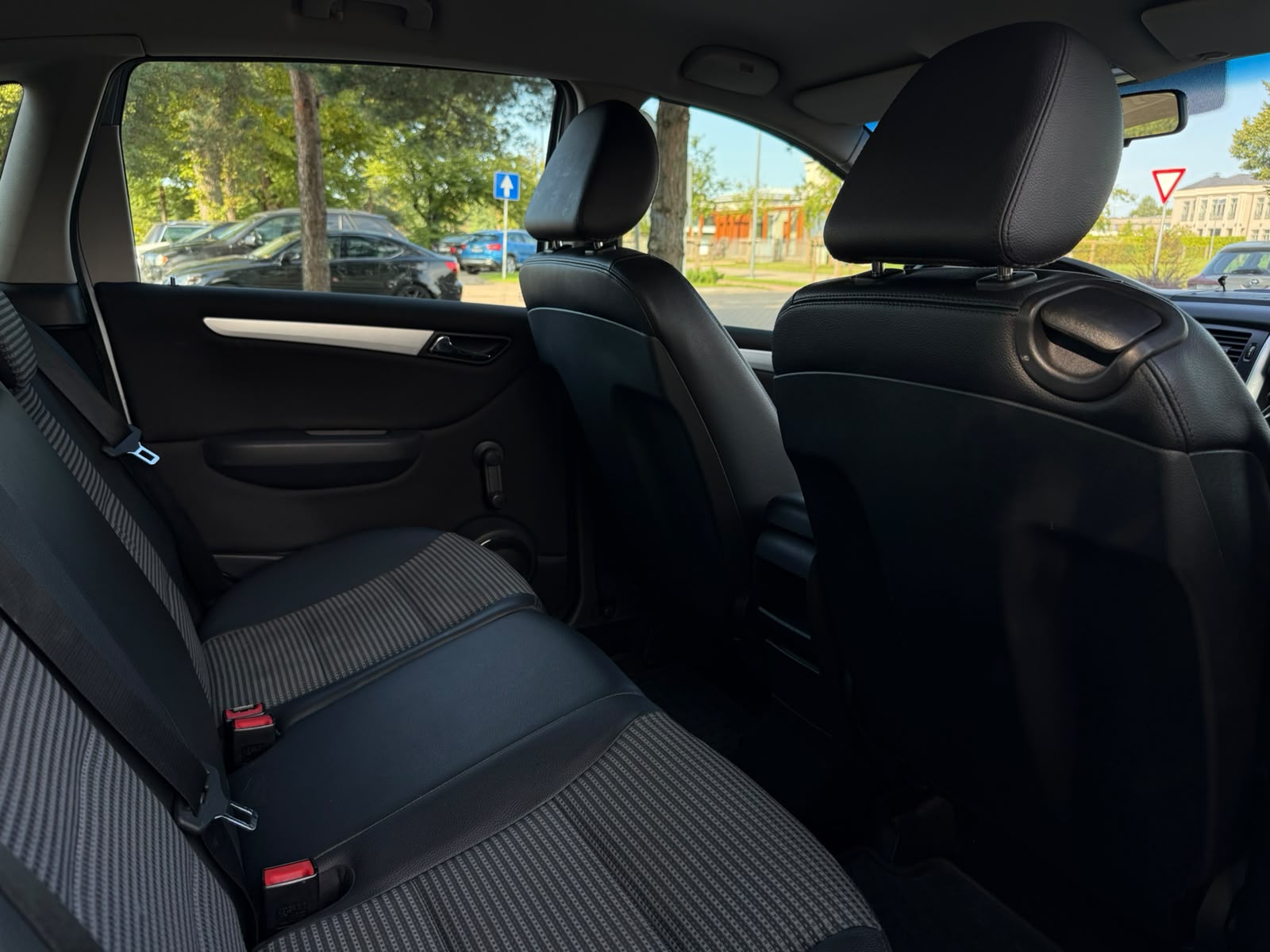 
Mercedes Benz B170 full									