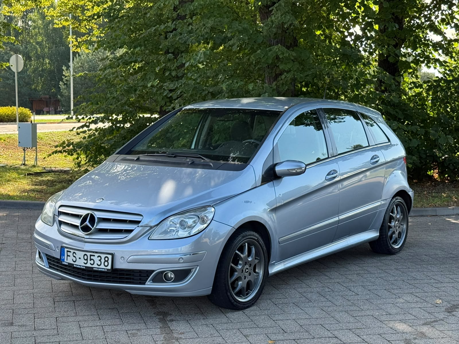 Mercedes Benz B170
