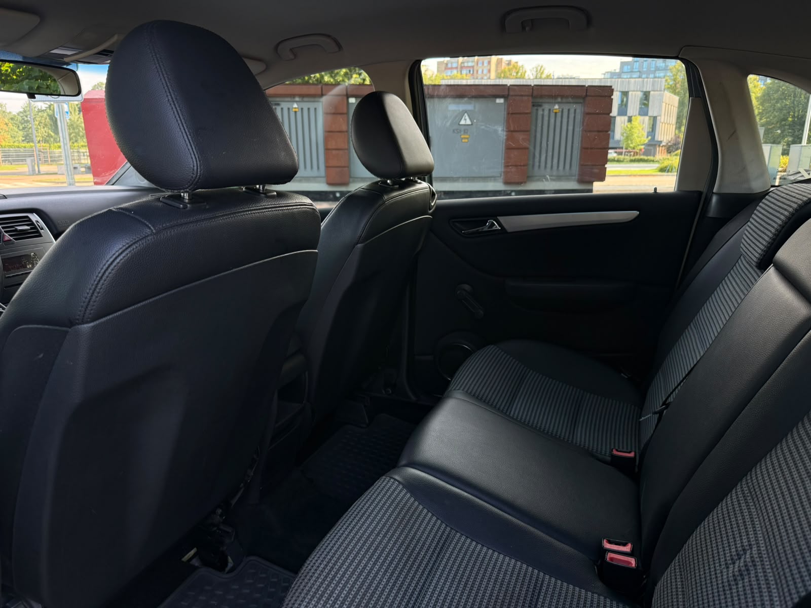 
Mercedes Benz B170 full									