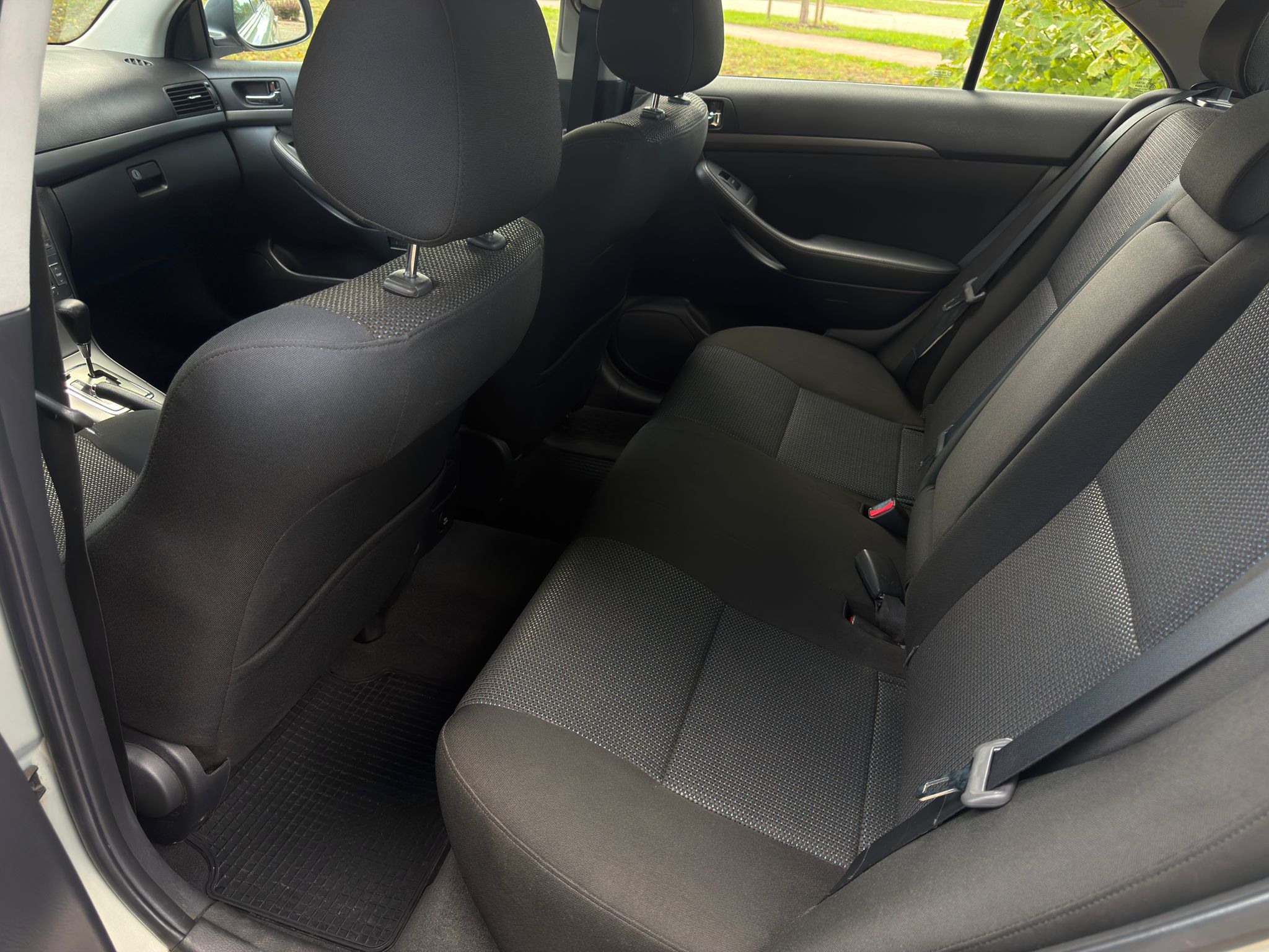 
Toyota Avensis full									