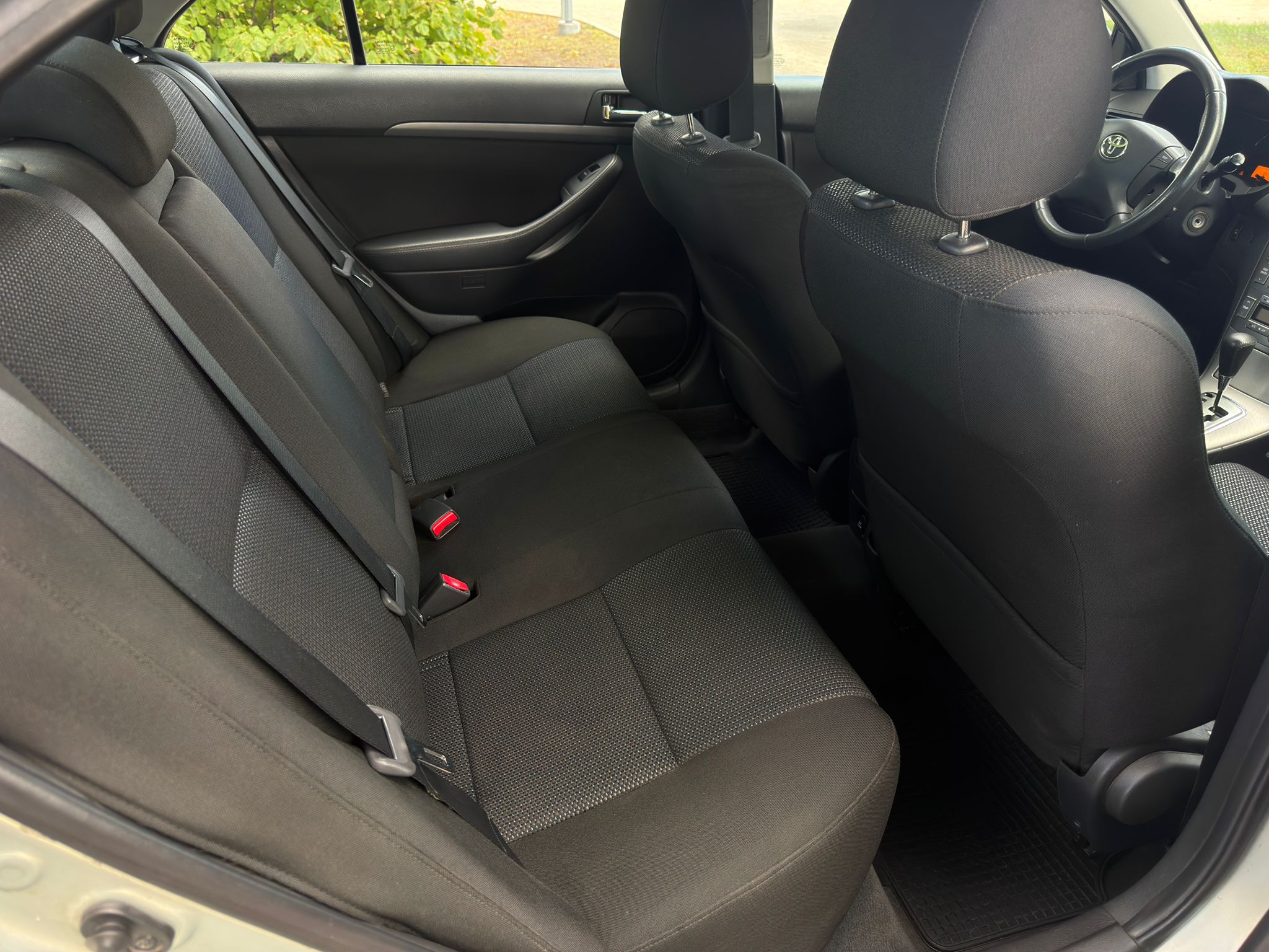 
Toyota Avensis full									