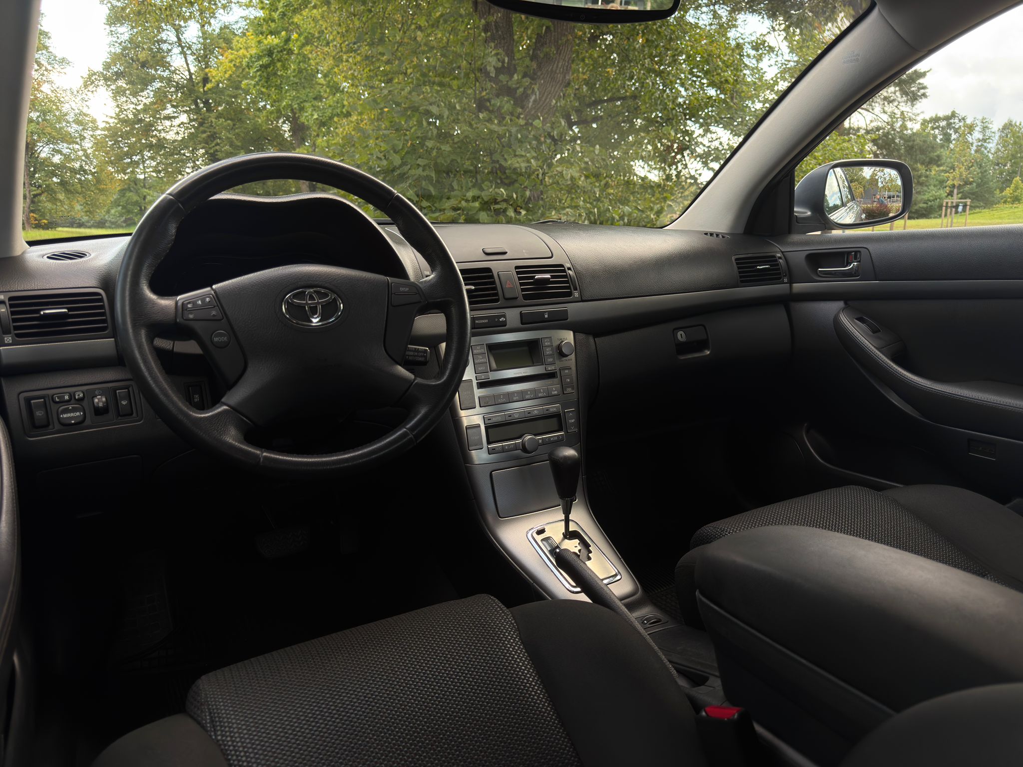 
Toyota Avensis full									